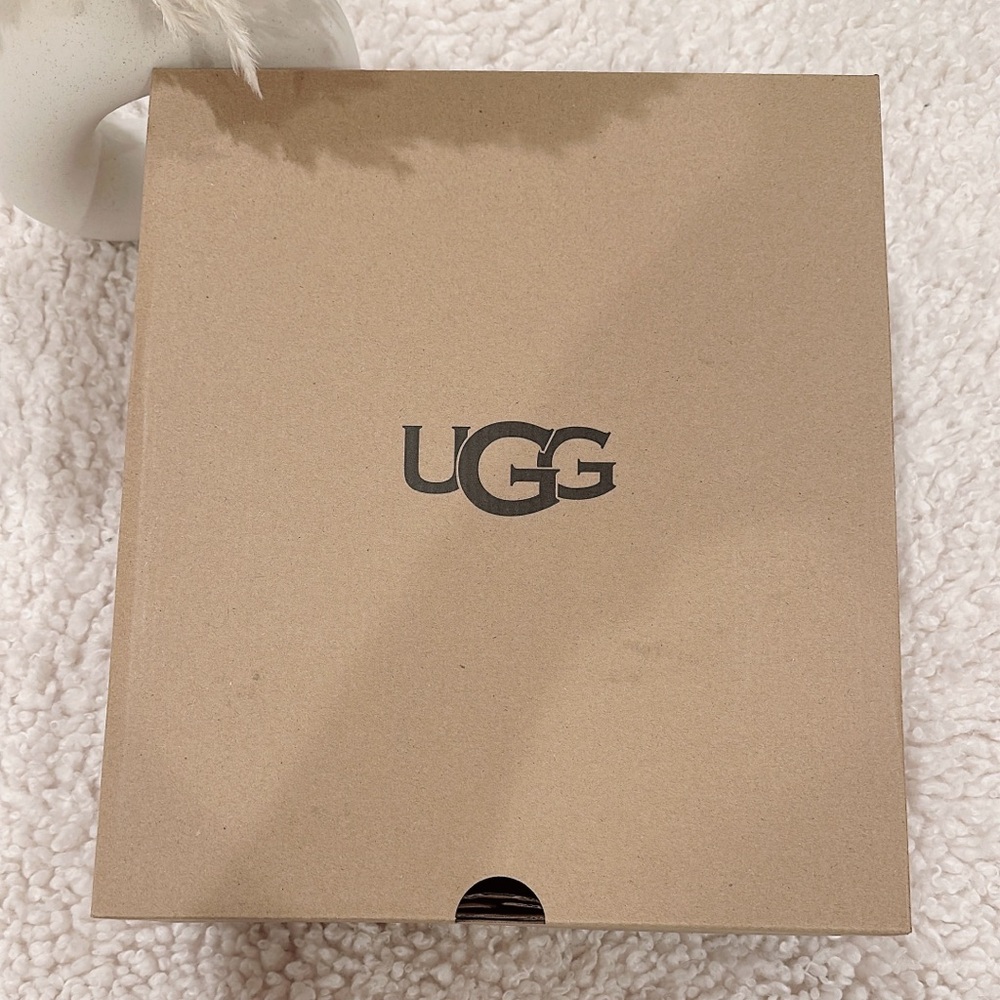 UGG Women's Tan Suede Shoes - Picture 6 of 7